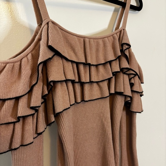 Forever 21 Pink Ruffled Tie Front Tank Top - Picture 2 of 9